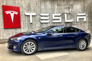 شركة تيسلا لصاحبها إيلون ماسك Elon Musk