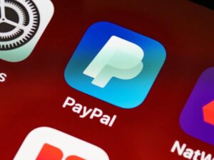 رمز شركة بايبال التي اشتراها بيير أوميديار