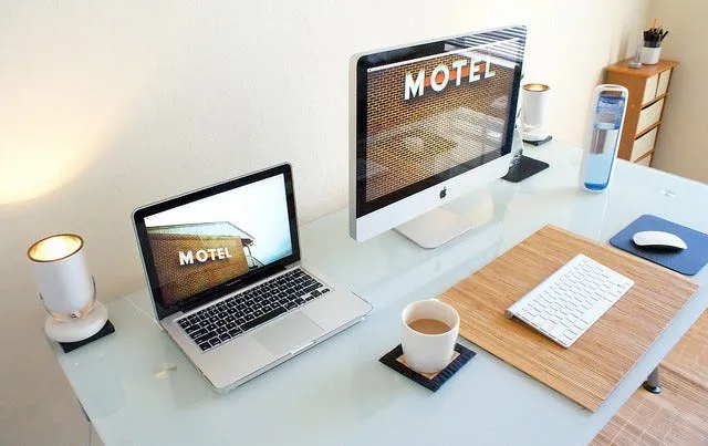 من بيتي - 3 - كيف تبني علامة شخصية قوية كمصمم تجعل العملاء يأتون إليك دون بحث مستمر