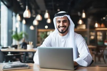 من بيتي - 2 - كيف ينتقل صاحب العمل الحر إلى تأسيس شركة رقمية؟