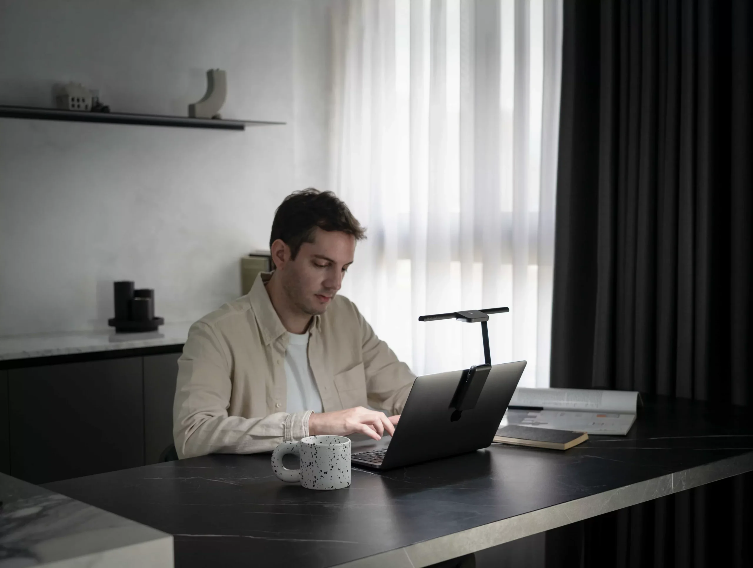 من بيتي - 1 - كيف تربح من بيع الملفات الرقمية على الإنترنت؟